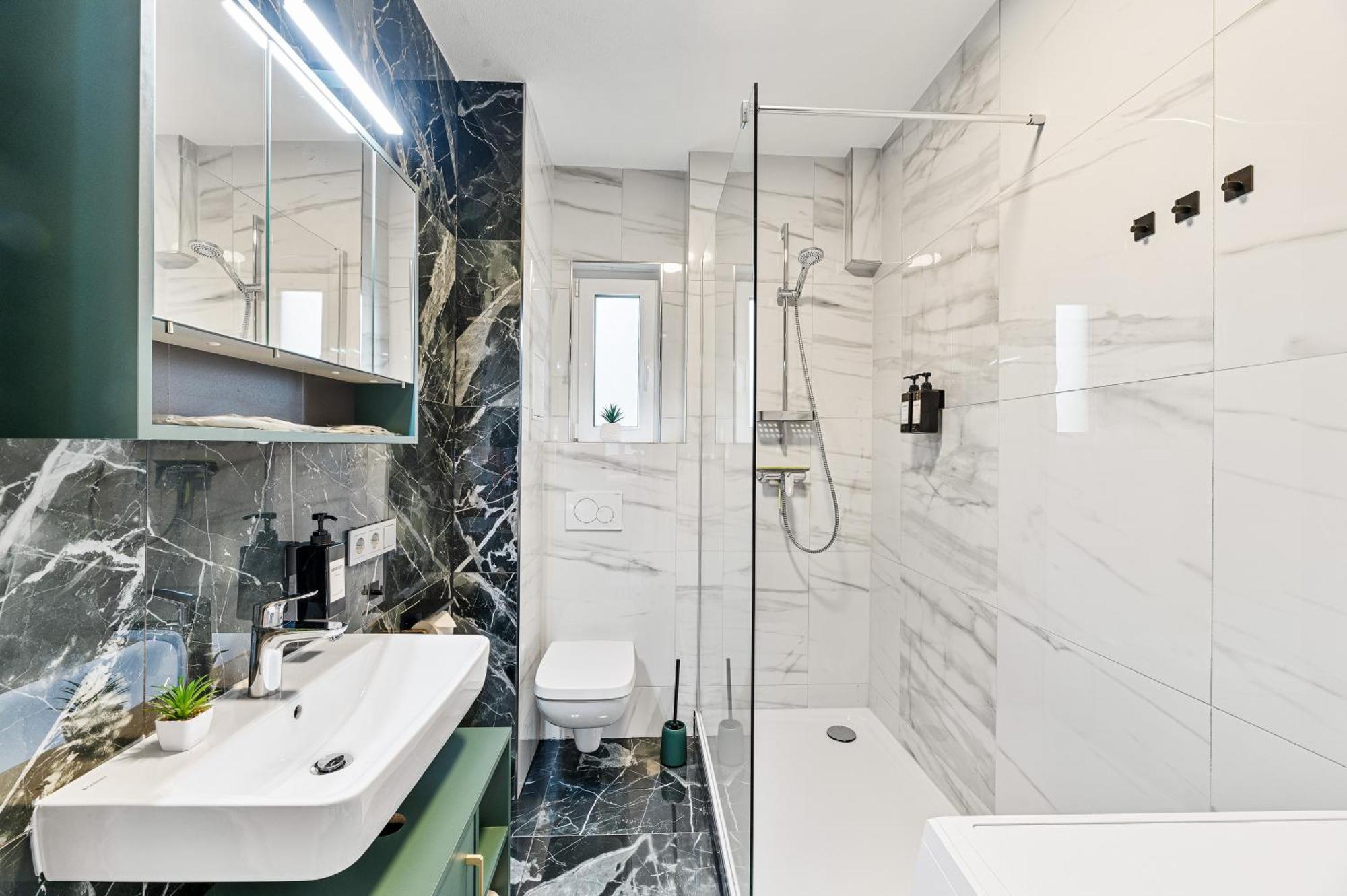 Zentrale Lage, Zwei Schlafzimmer, Waschmaschine Pforzheim